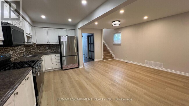 Building Photo - 2403 Susquehanna Ct