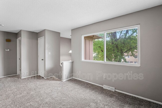 Foto del edificio - 3239 N 84th Pl