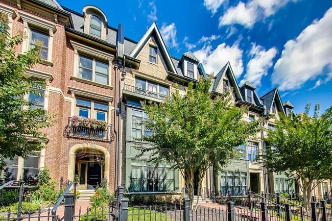 Foto del edificio - 10821 Symphony Park Dr