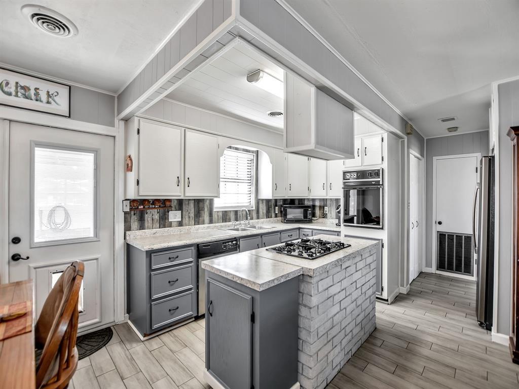 306 Lakeshore N, Onalaska, TX 77360 House Rental in Onalaska, TX