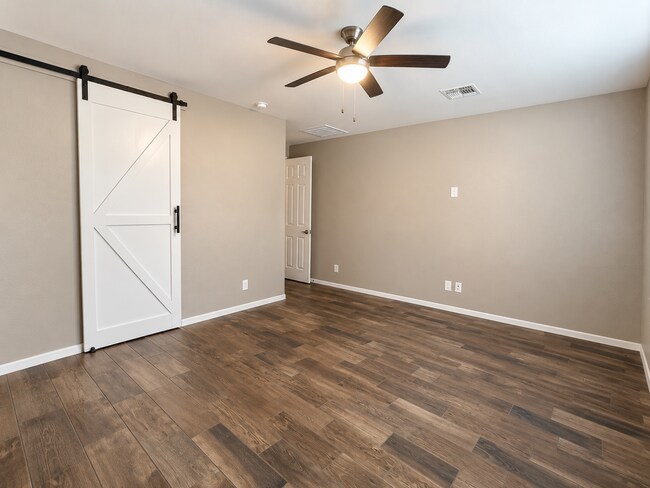 Foto del edificio - 18440 W Kendall St