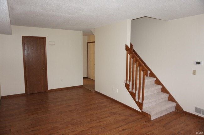 Building Photo - 10525 Oak Valley Rd