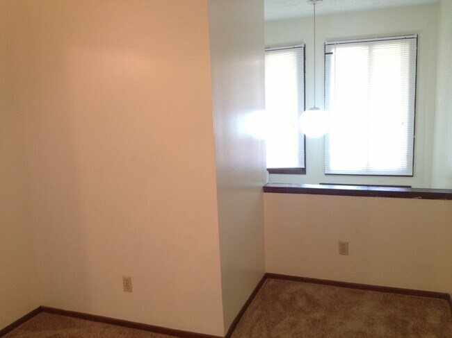 Building Photo - 113 N Orr Dr