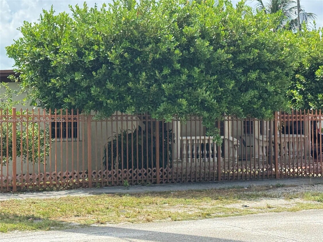 Foto del edificio - 505 NW 117th St