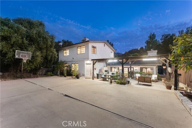 Foto del edificio - 9348 Big Tujunga Canyon Rd
