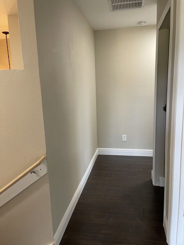 Building Photo - 107 Vista Verdi Cir