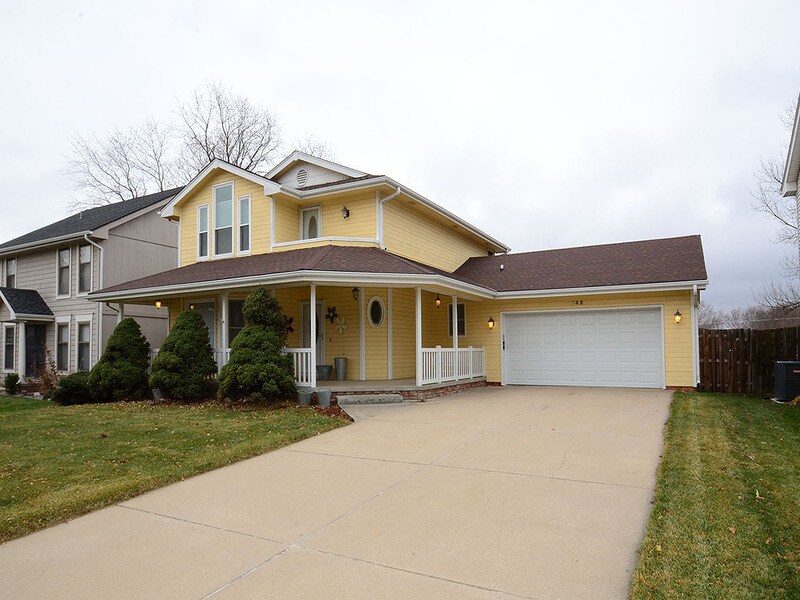 Primary Photo - 742 N 155th Ave