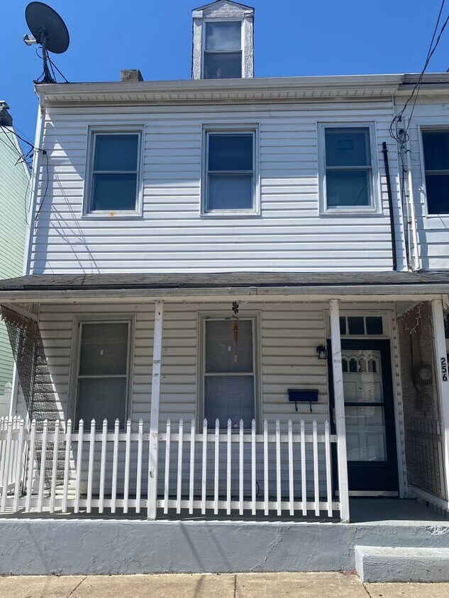 Primary Photo - Amazing 3BR/1.5BA plus Bonus room in Columbia