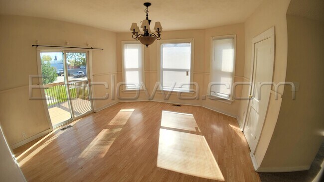 Foto del edificio - 800 12th St NE
