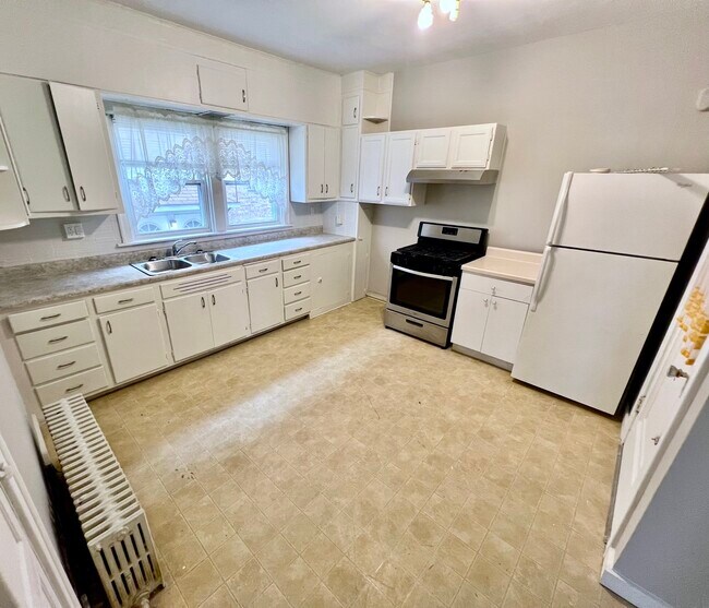 2831 N 75th Ave, Elmwood Park, IL 60707 House Rental in Elmwood Park, IL