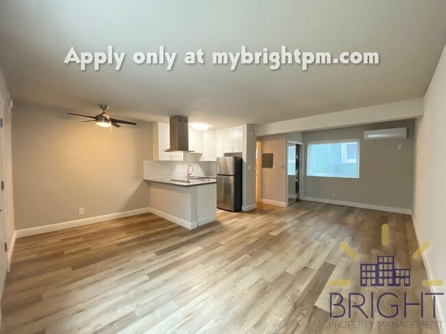 Building Photo - Fully remodeled studio apartment in gated community!