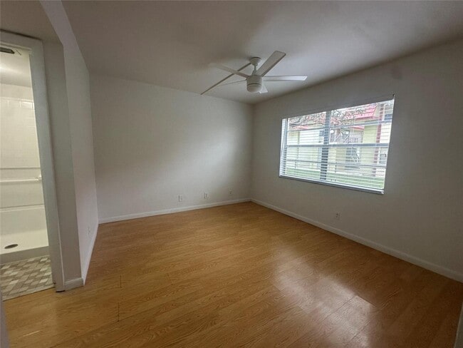 Building Photo - 3212 NW 103rd Ter
