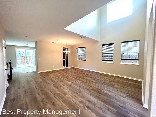 Foto del edificio - 5 br, 3.5 bath House - 2340 Blue Ridge Avenue