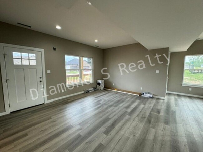 Foto del edificio - Gorgeous Two-Story Home Available Early July - 4 Bed/2.5 Bath