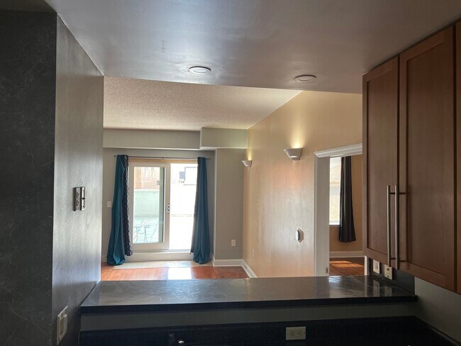 Building Photo - 4315 Park Ave