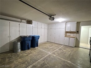 Building Photo - 7621 Prairie Corners Dr