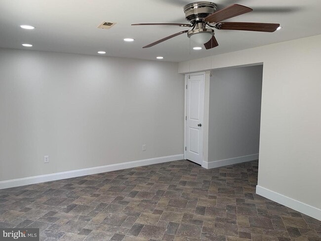 Building Photo - 21840 Ronald Dr
