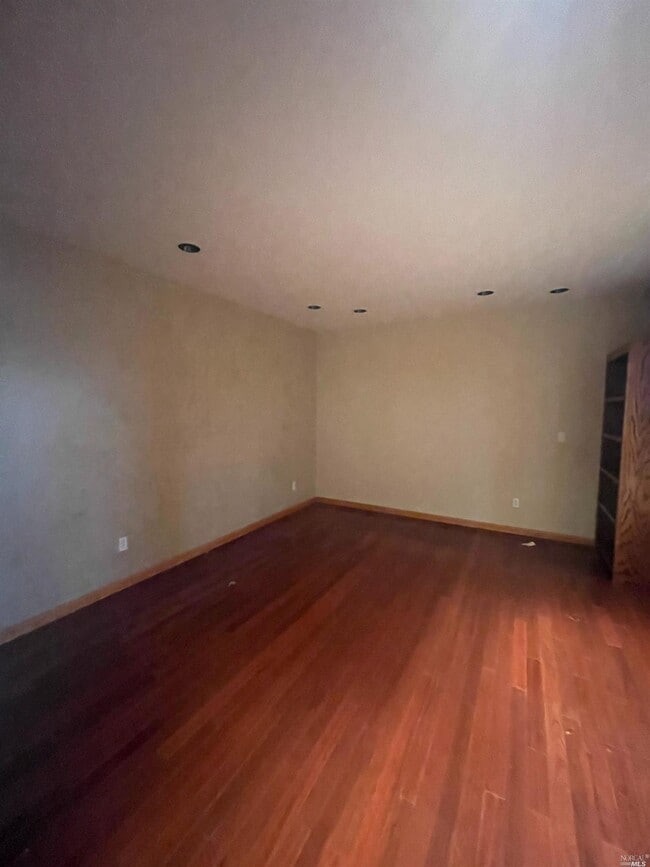 Building Photo - 618 Garnet Ct