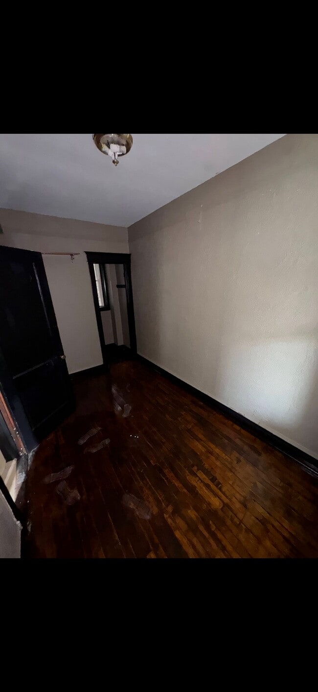Photo - 2134 S Marshall Blvd Apartment