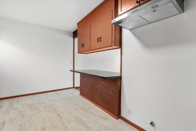 Building Photo - 1127 Harrison Ave