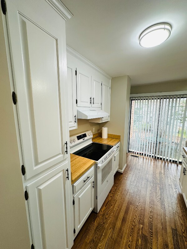 Foto del edificio - 714 Autumn Trce