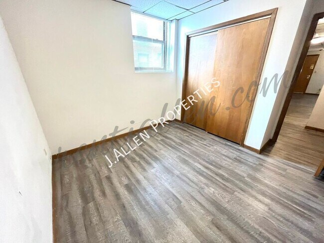 Foto del edificio - 313 N 12th St