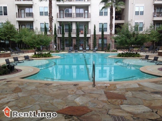 Foto del edificio - 7510 Burgoyne Rd