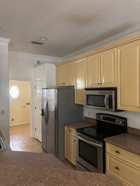 Building Photo - Beautiful Custom Built Home-Price just red...