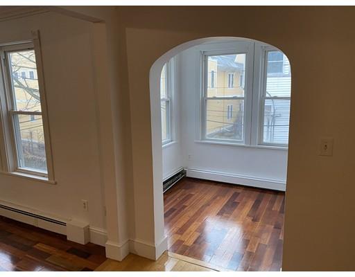 Building Photo - 54 Bicknell St