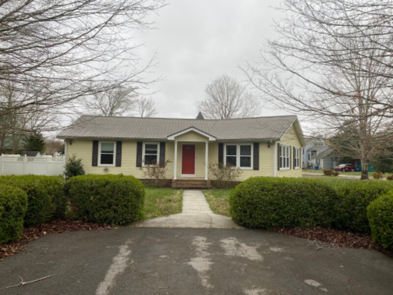 Primary Photo - 391 Mortons Lake Rd