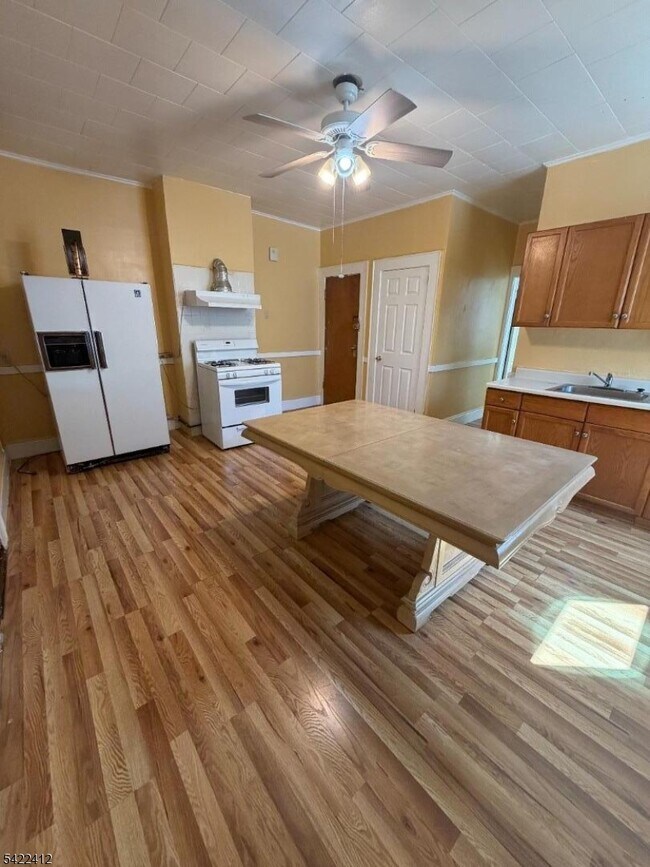 Foto del edificio - 656 N 7th St