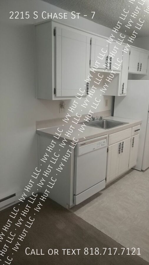 Foto del edificio - 2215 S Chase St