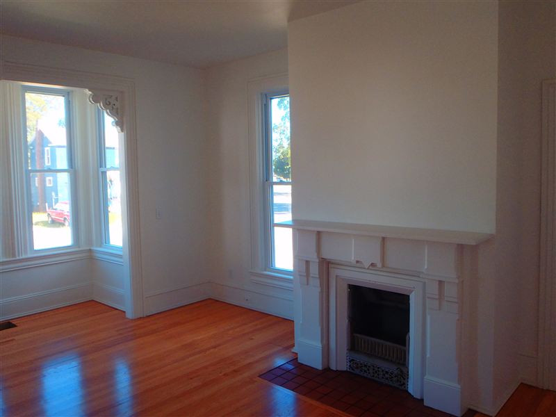 Primary Photo - 402 W Washington Ave