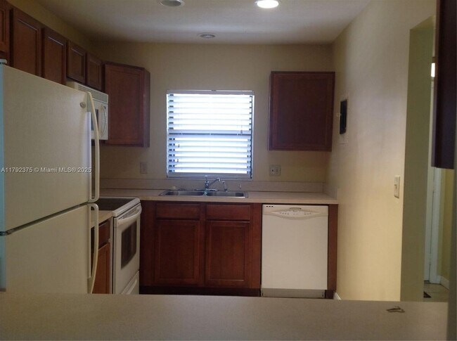 Foto del edificio - 1921 Woolbright Rd