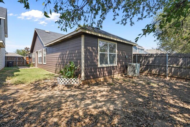 Foto del edificio - 1316 Pine Ln