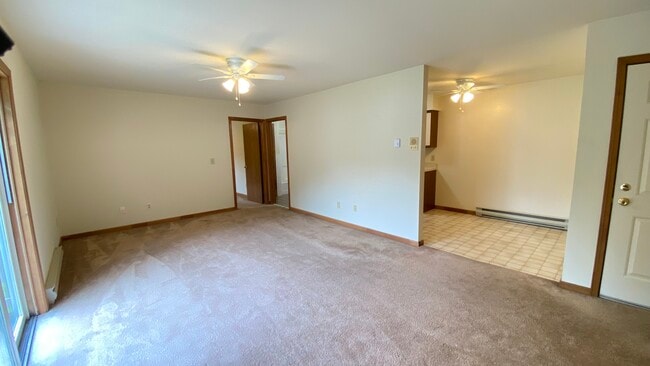 Building Photo - 916 Kings Rd