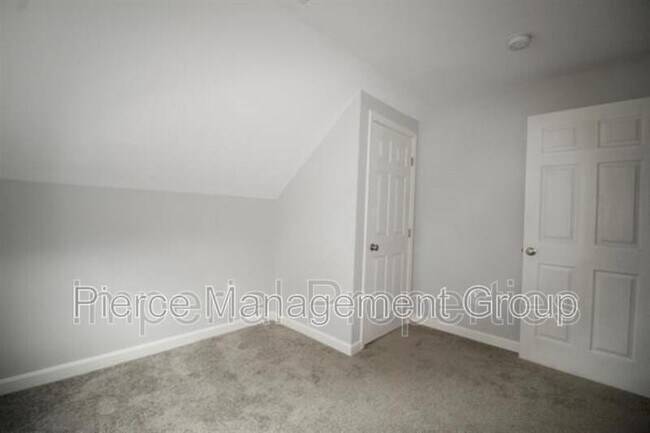 Building Photo - 59 S Spring St