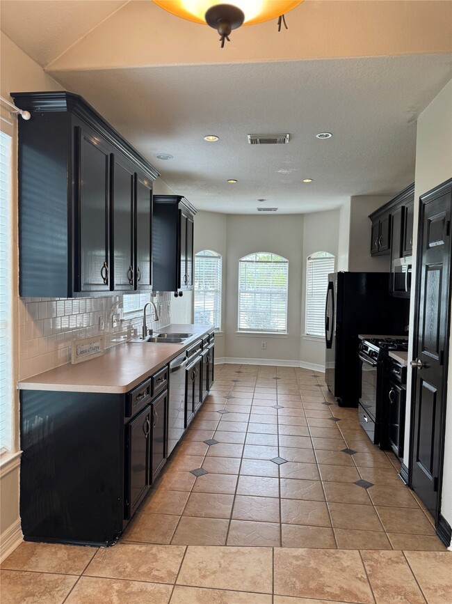 Building Photo - 2227 Oakwell Ln