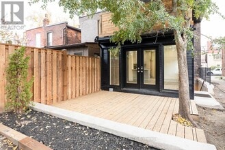 Building Photo - 180 Maria St
