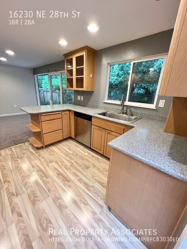 Foto del edificio - 16230 NE 28th St