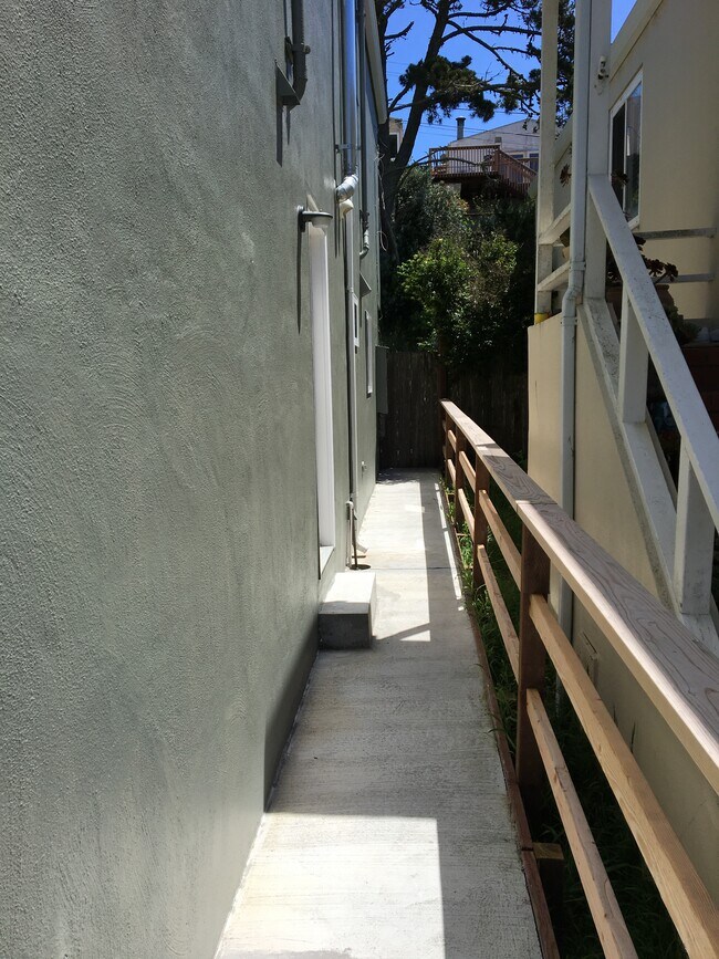 Building Photo - 71 Longview Dr