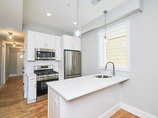 Building Photo - 1114 Saratoga St