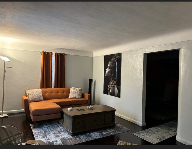 Building Photo - 7245 Dartmouth Ave