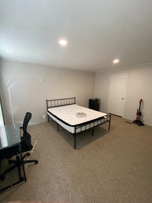 Foto del edificio - 325 Robin Ln