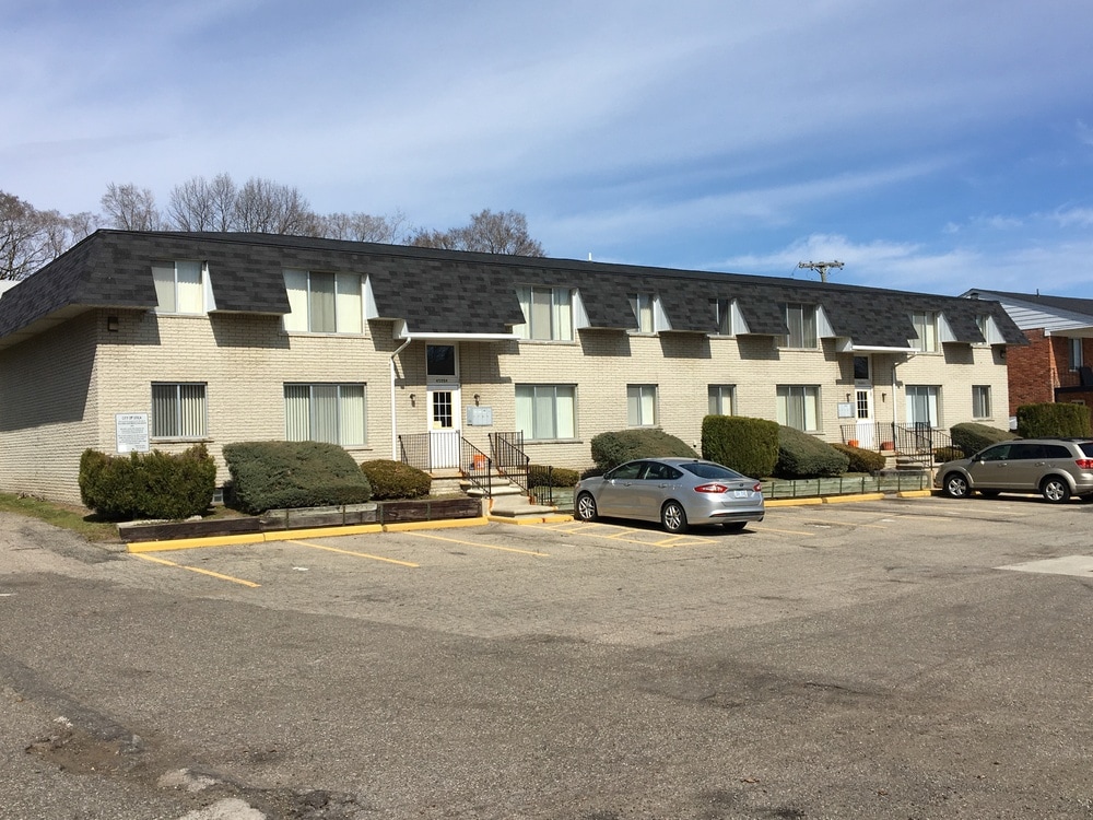 4584445864 Cass Ave, Utica, MI 48317 Apartments in Utica, MI