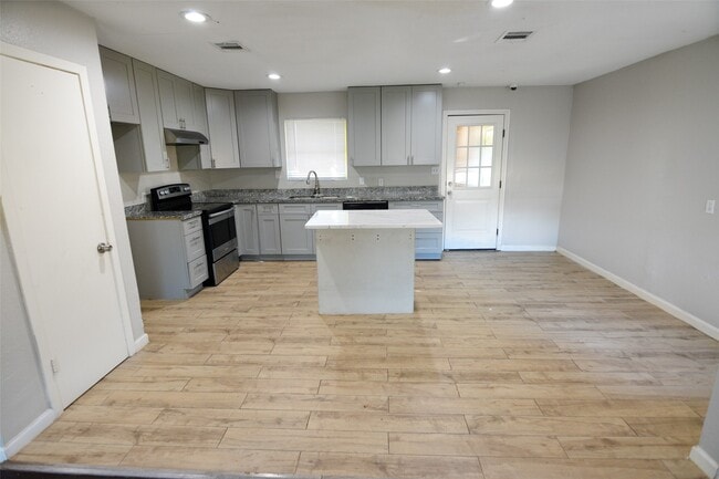 Foto del edificio - 6818 Cherrydale Dr