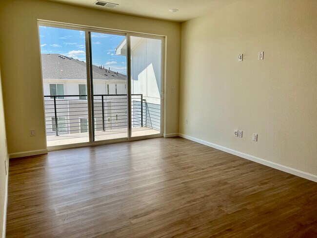 Building Photo - 3865 Presidio Point