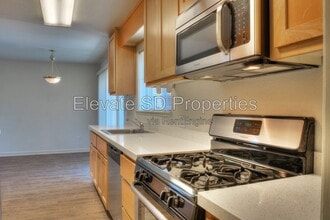 Building Photo - 2858 Grove Way
