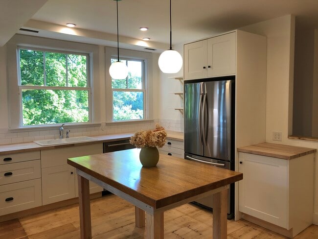 Kitchen - 48 Maple St