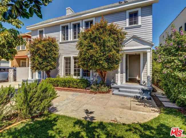 Foto del edificio - 2345 W 21st St